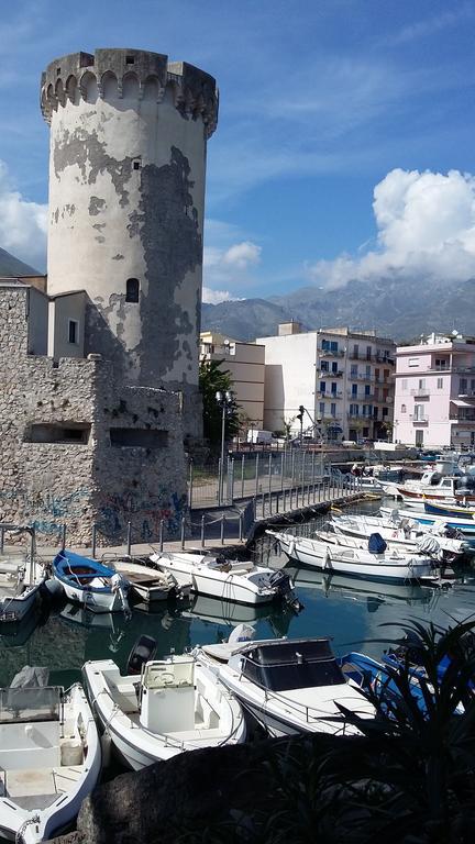Casa Vacanze Torre Di Mola Формия Екстериор снимка